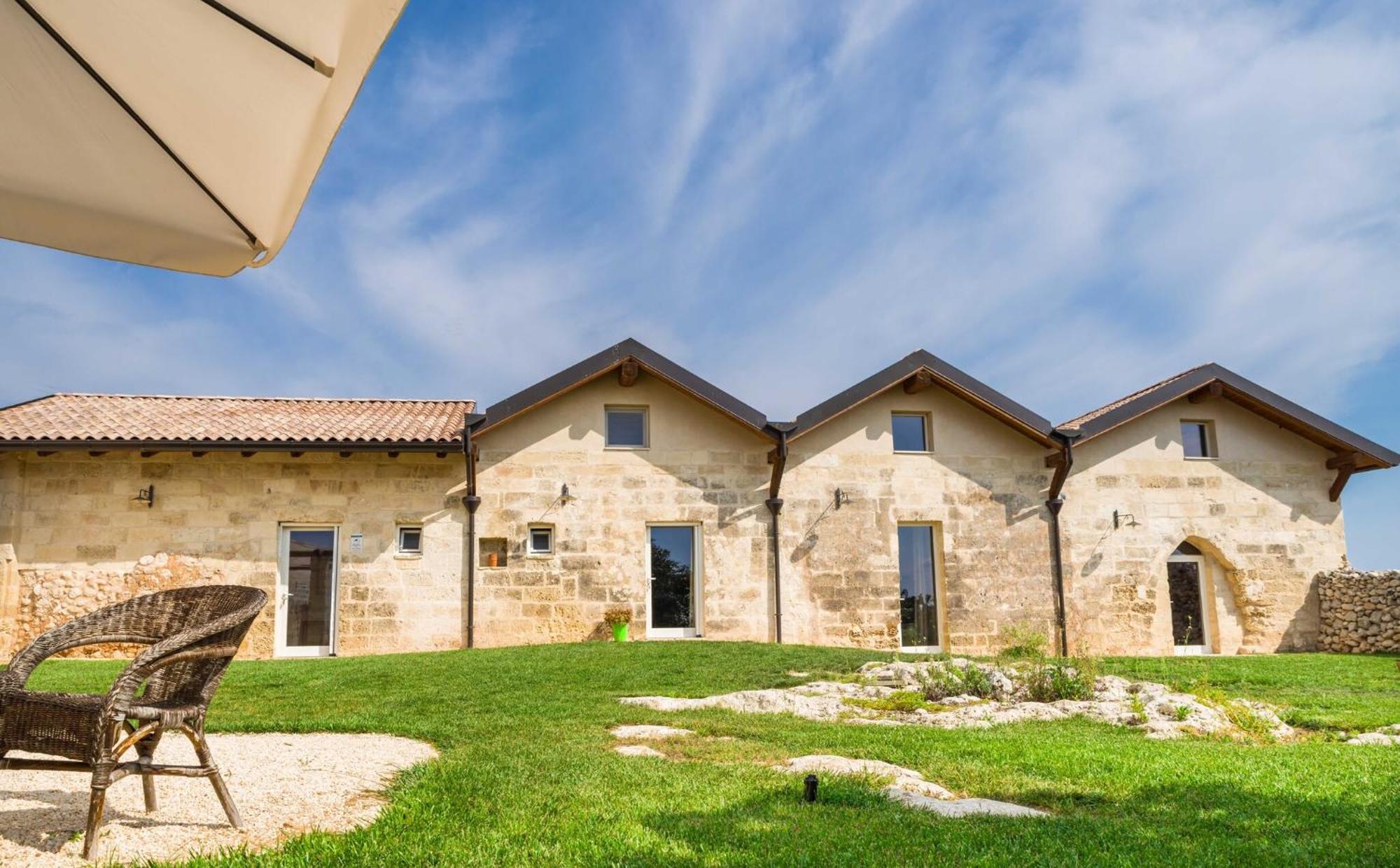 Falcon Country Lecce